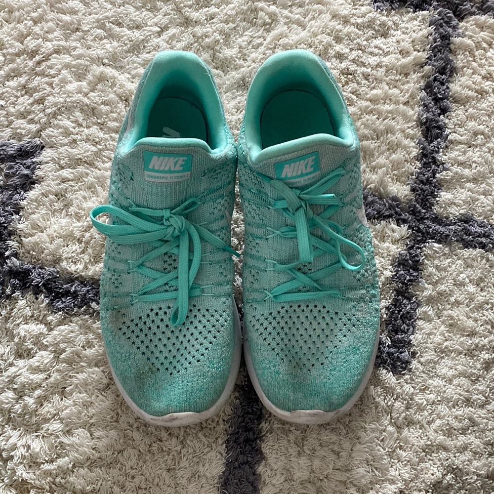 nike tennishoes